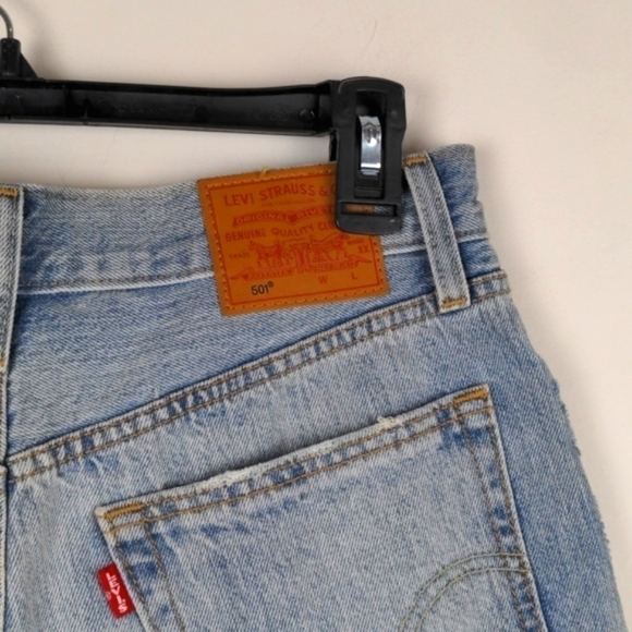 Levi's 501 cutoff distressed jean denim short - Picture 8 of 12